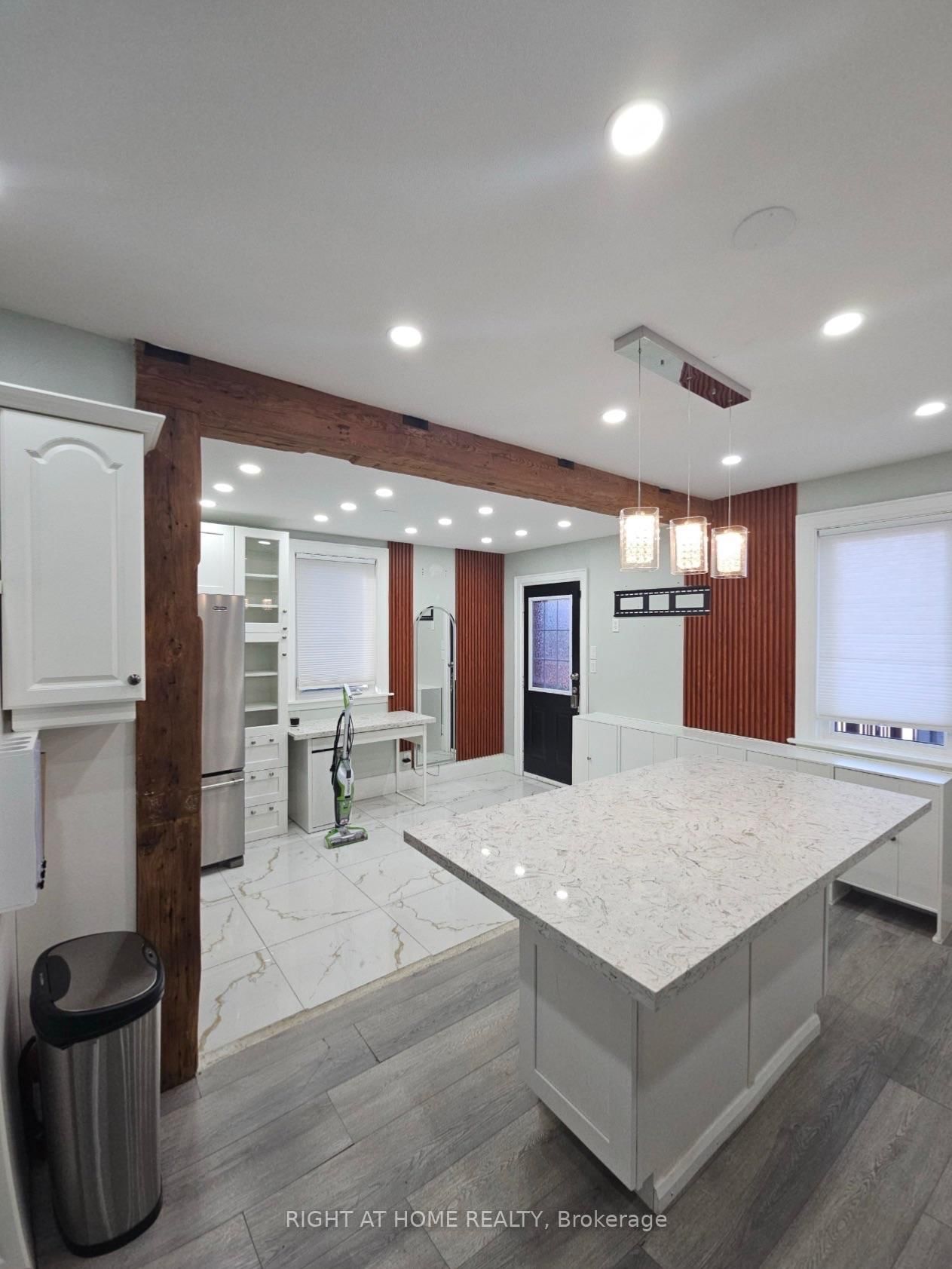 62 Harold St, Oshawa, view 4