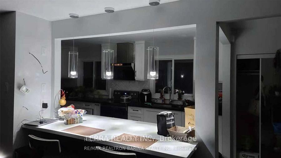 Main Floor - 157 Darlingside Drive, Toronto 5