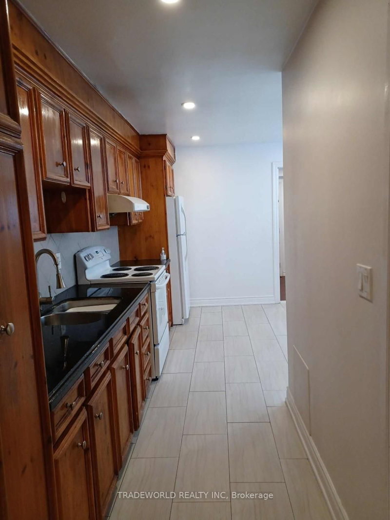 Main Fl - 765 Gerrard Street E