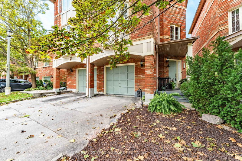11 Guildpark Pathway
