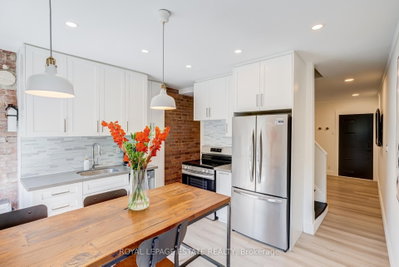 43 Fairford Avenue • Toronto, ON photo 9