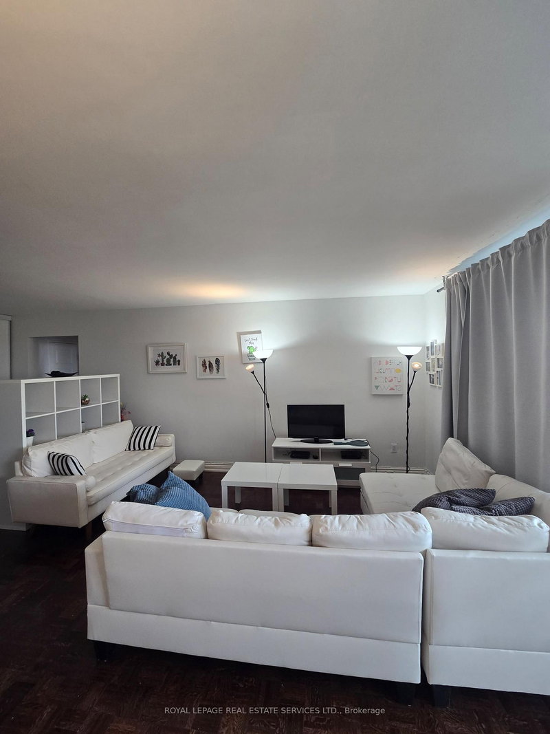 2614 - 1 Massey Square