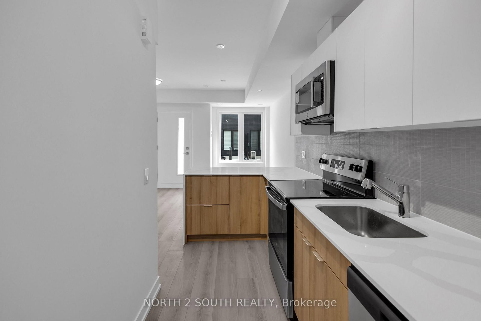 3079 Pharmacy Avenue • #27 • Toronto, ON photo 8
