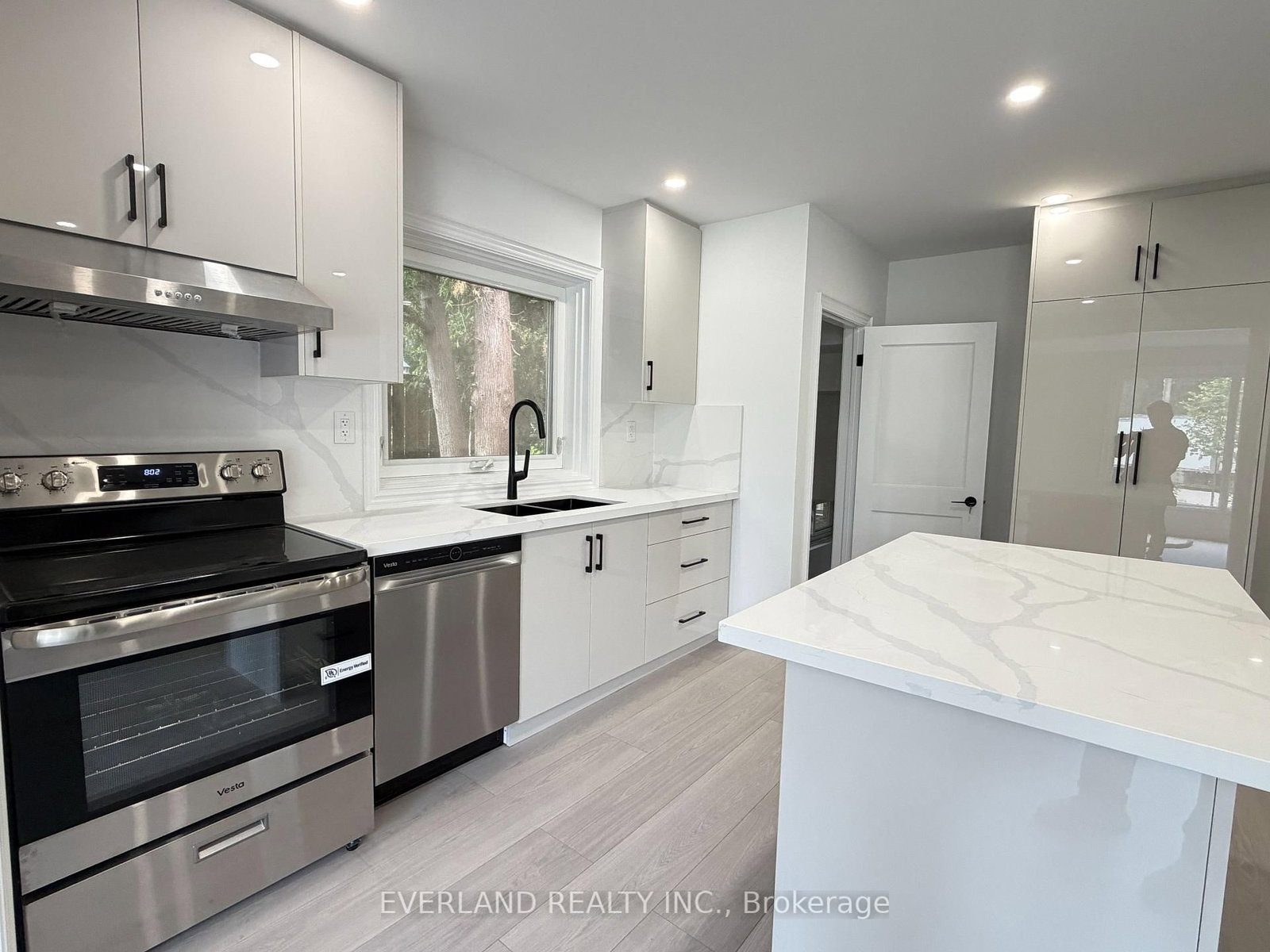 116 Sylvan Avenue • Toronto, ON photo 10