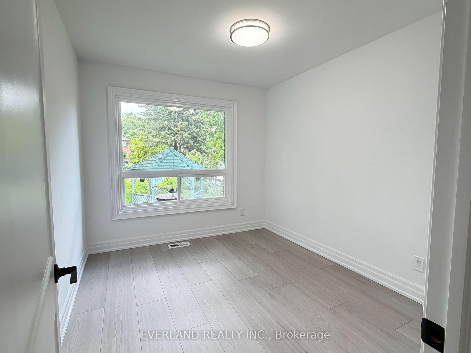 116 Sylvan Avenue • Toronto, ON photo 19