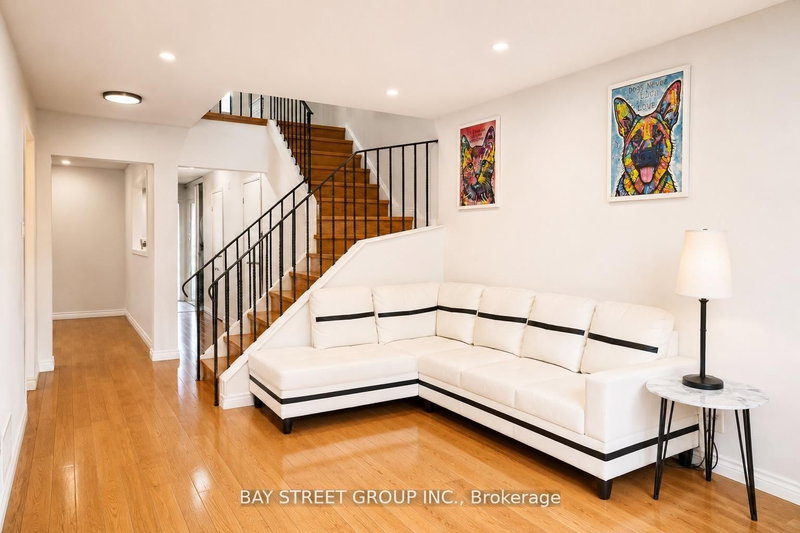 82 Radwell Crescent
