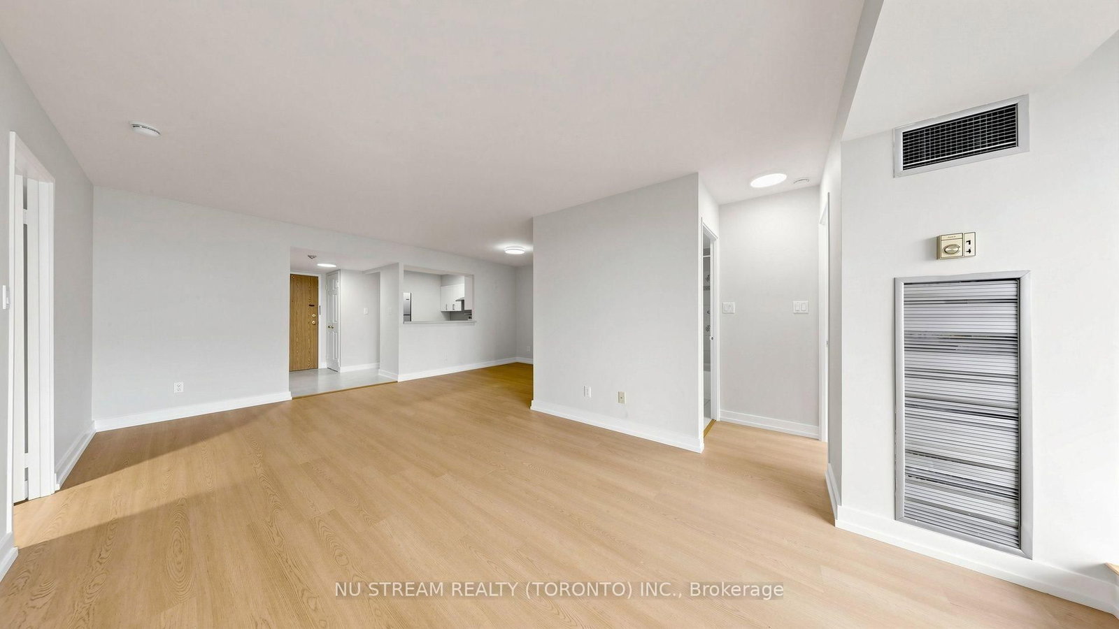 175 Bamburgh Circle • ##1105 • Toronto, ON photo 11