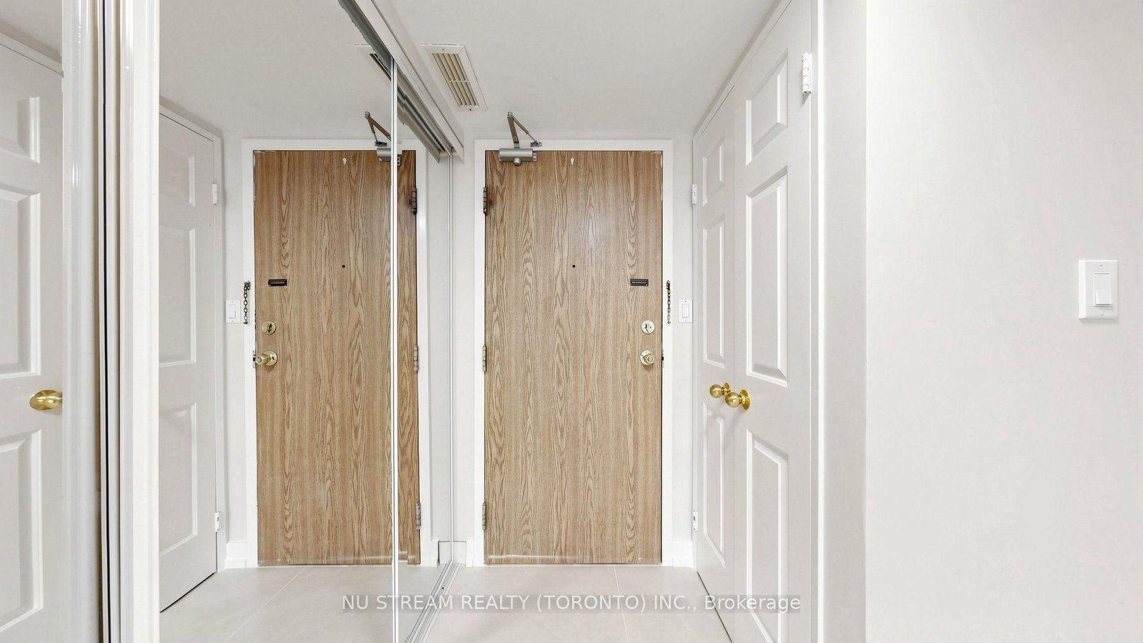 175 Bamburgh Circle • ##1105 • Toronto, ON photo 32
