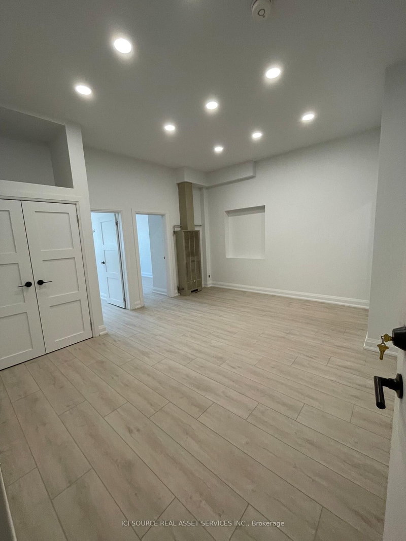 1 - 754 Queen Street E