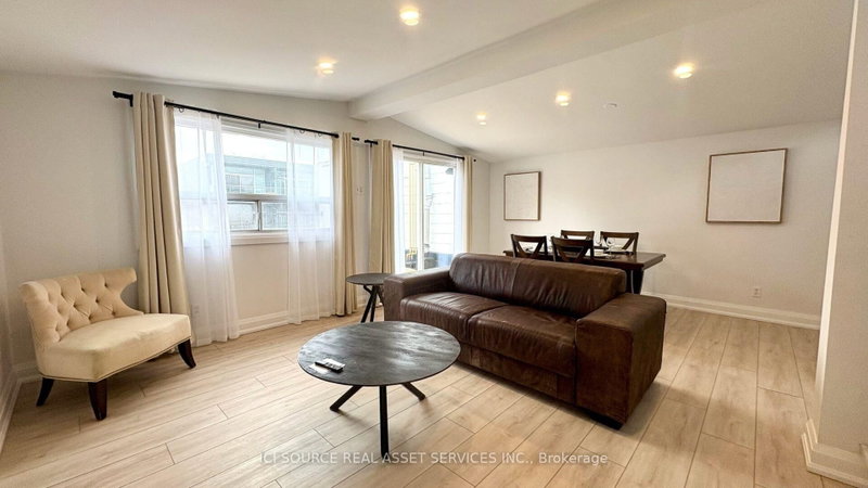 2 - 754 Queen Street E