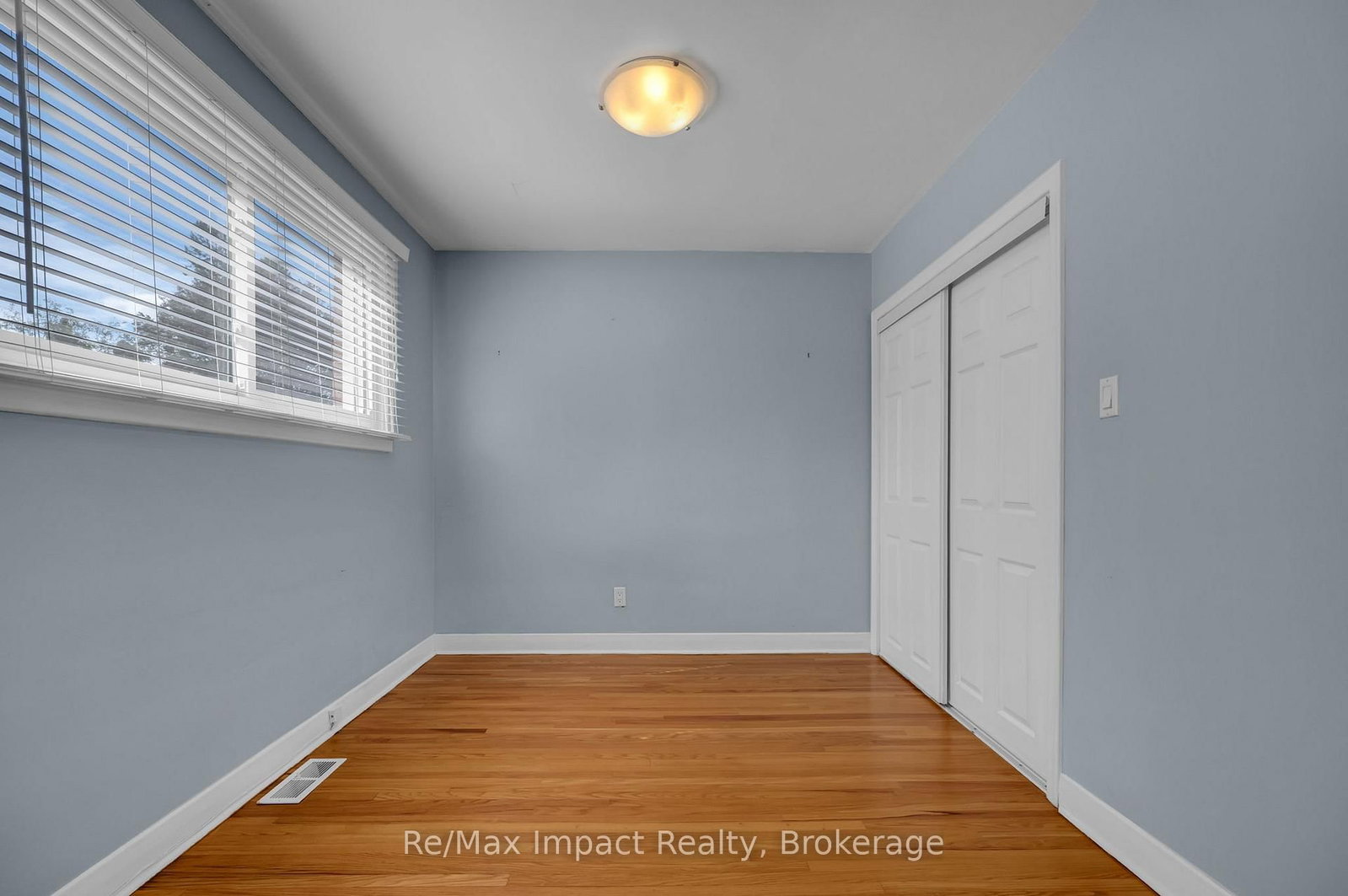 702 Westdale Court • Oshawa, ON photo 18