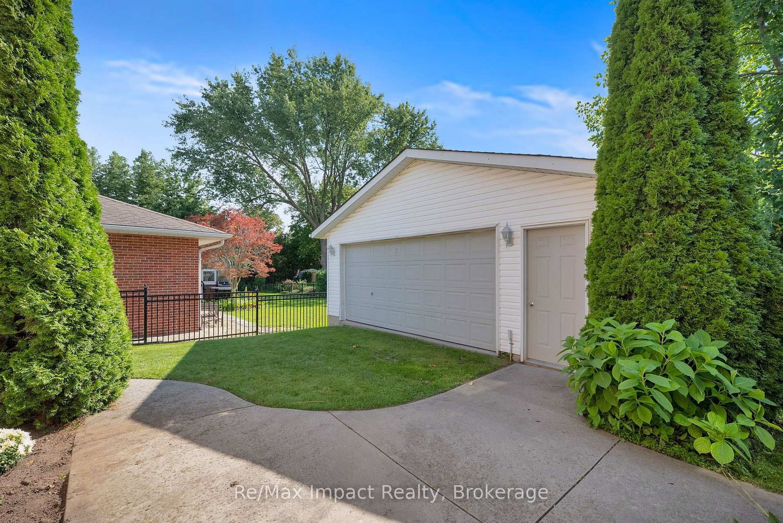 702 Westdale Court • Oshawa, ON photo 36