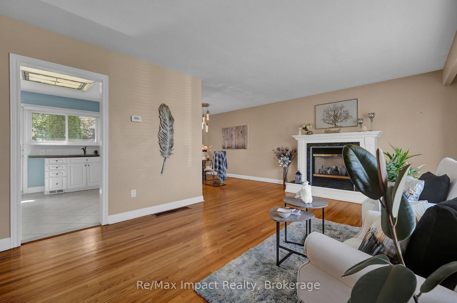 702 Westdale Court • Oshawa, ON photo 9
