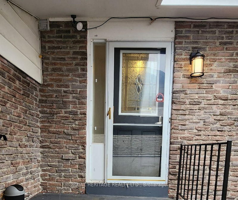 Main - 975 Hawthorne Court