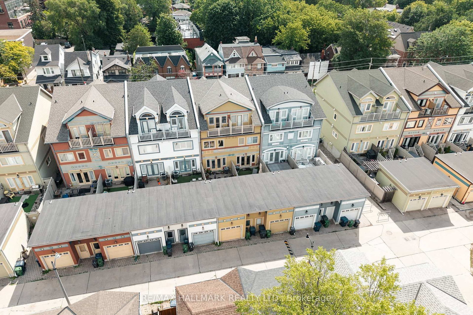 82 Woodbine Avenue • Toronto, ON photo 32