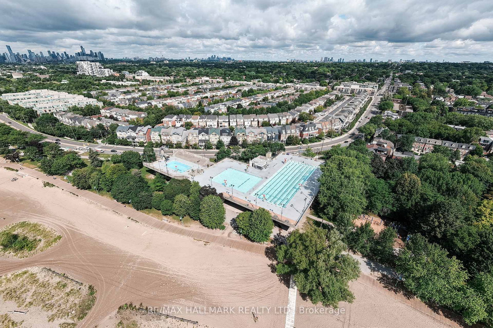 82 Woodbine Avenue • Toronto, ON photo 34
