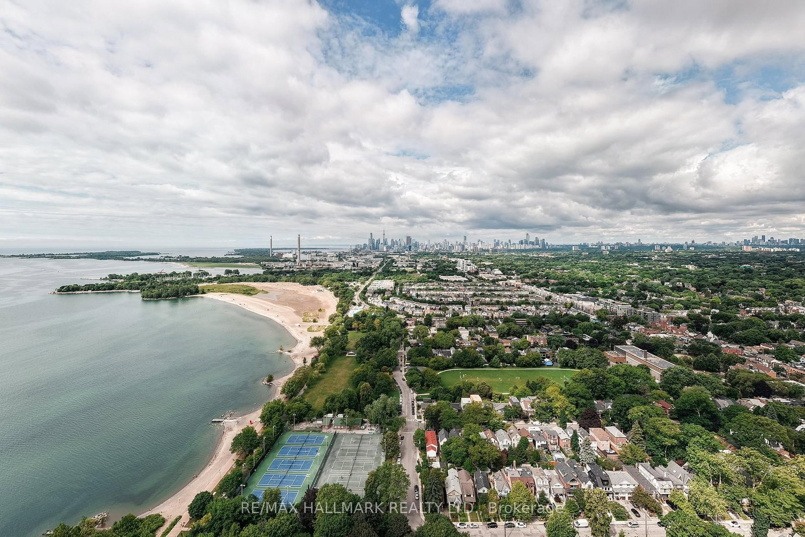 82 Woodbine Avenue • Toronto, ON photo 36