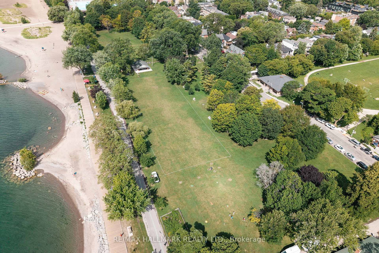 82 Woodbine Avenue • Toronto, ON photo 37