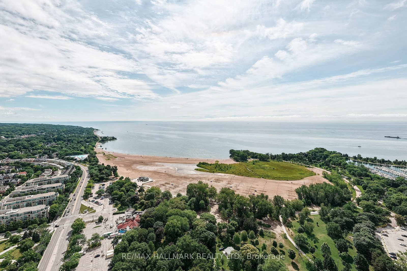 82 Woodbine Avenue • Toronto, ON photo 39