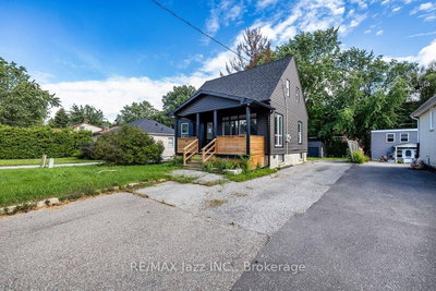 37 Lincoln Street • Ajax, ON photo 3