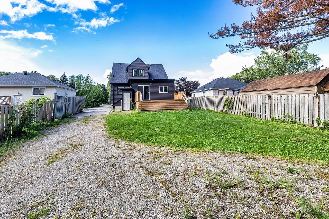 37 Lincoln Street • Ajax, ON photo 32