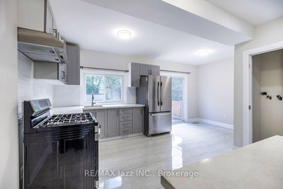 37 Lincoln Street • Ajax, ON photo 5