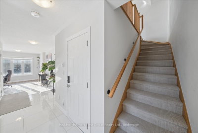 40 Porcelain Way • Whitby, ON photo 5