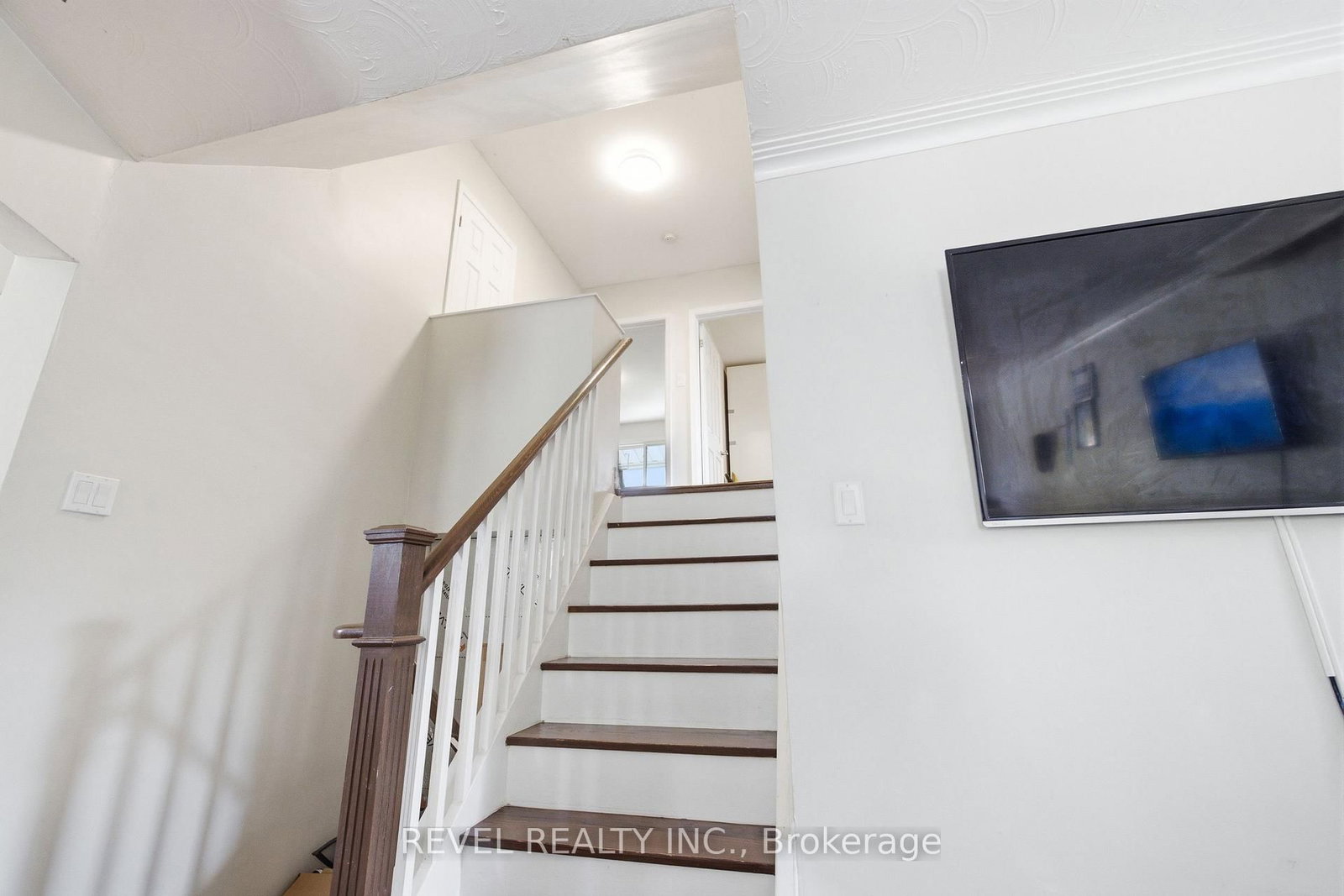 17 Amberjack Boulevard • Toronto, ON photo 12