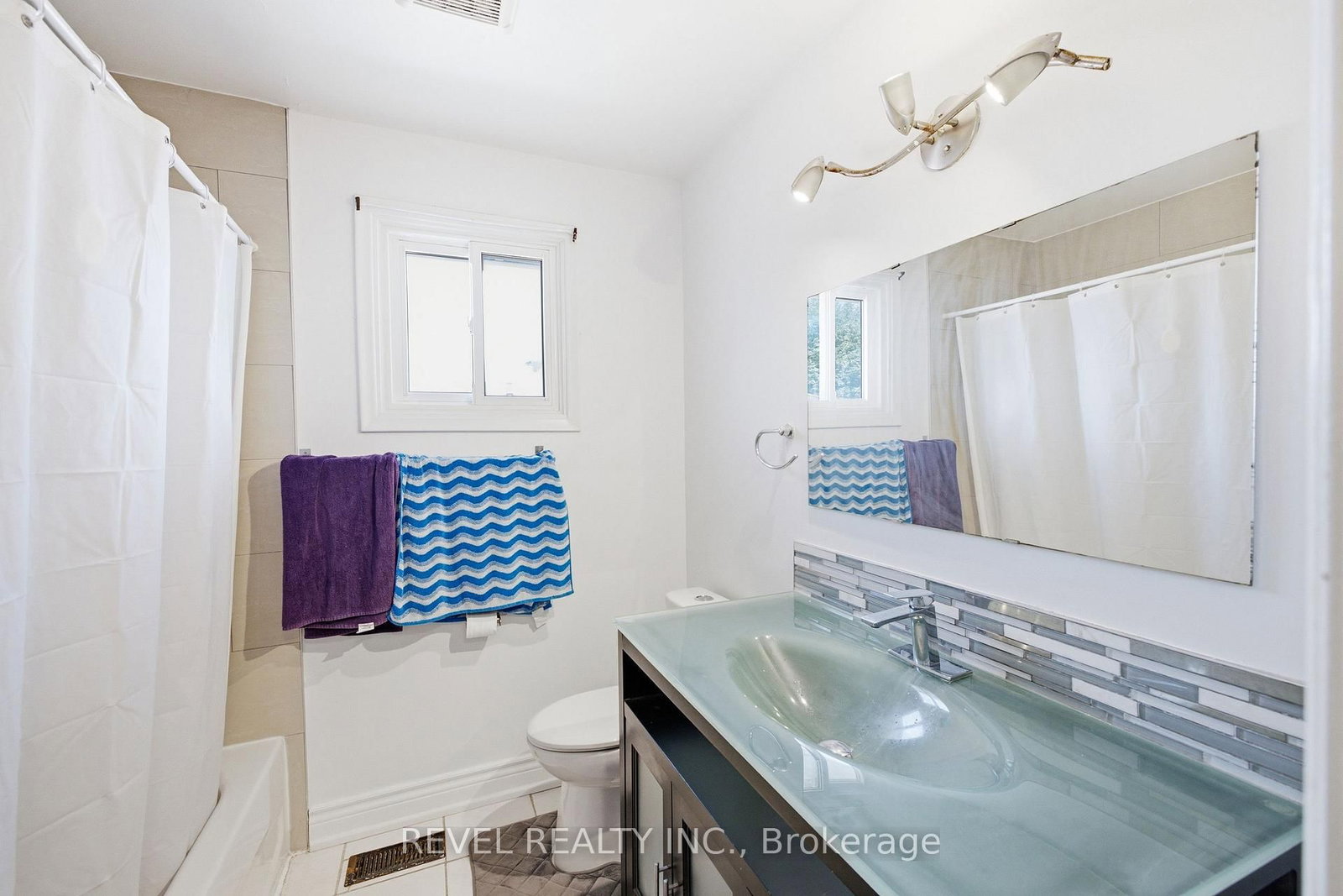17 Amberjack Boulevard • Toronto, ON photo 16