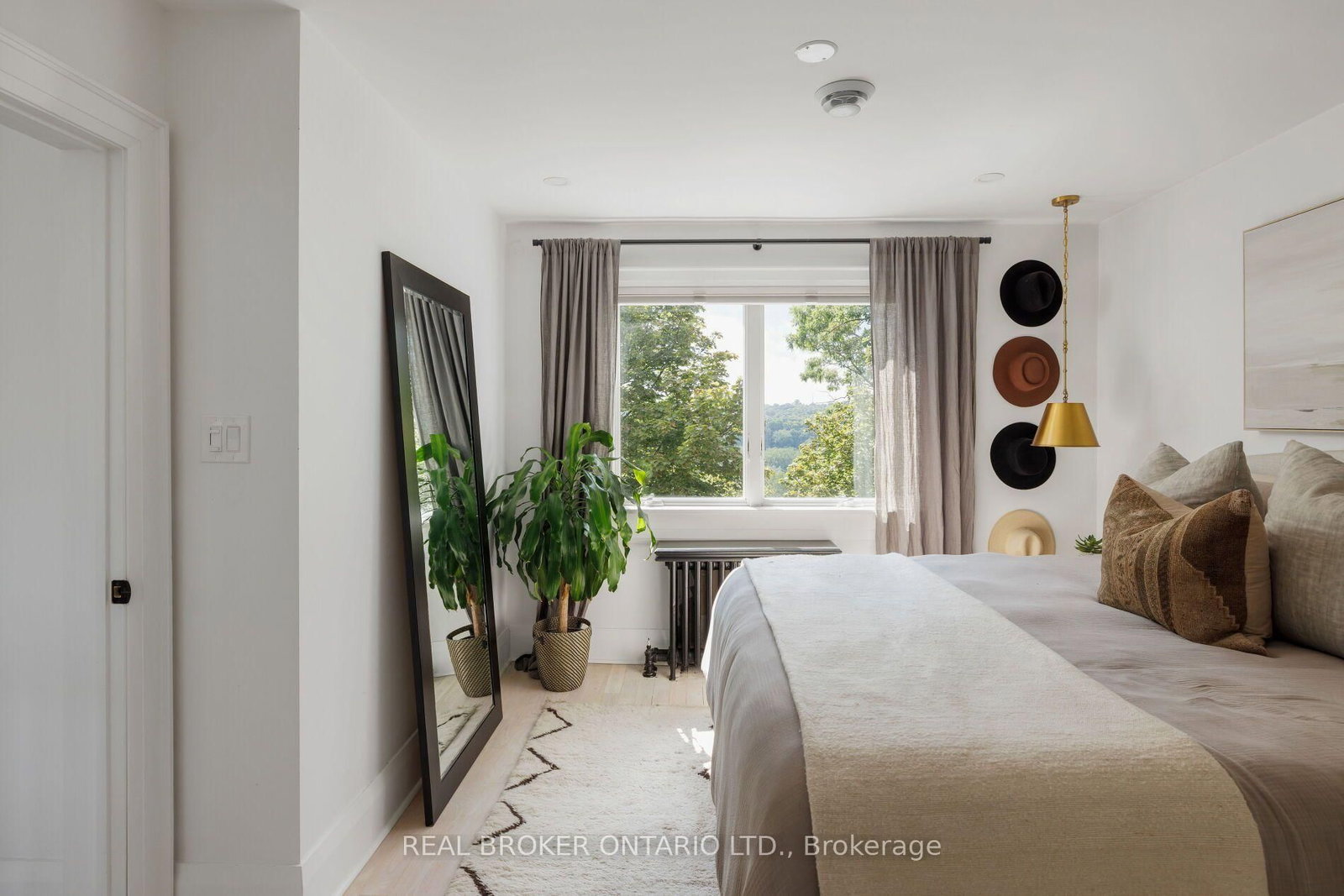 39 Beechwood Drive • Toronto, ON photo 26