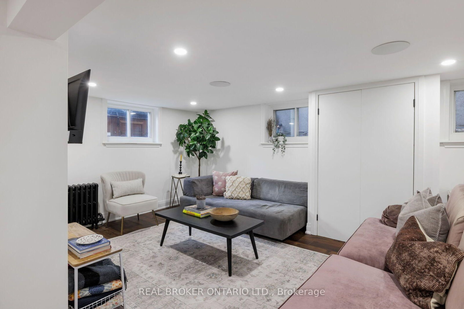 39 Beechwood Drive • Toronto, ON photo 34