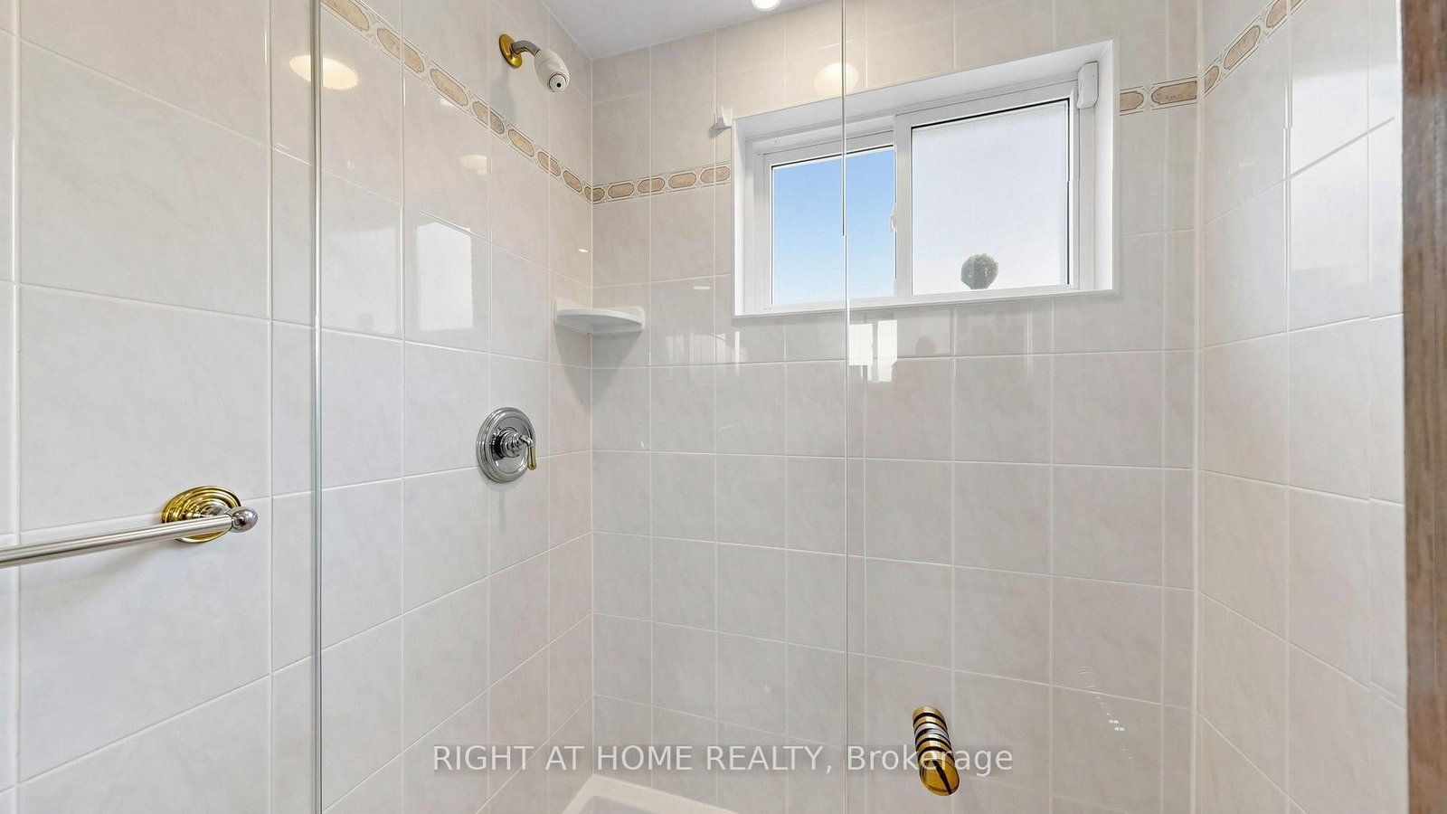15 Skyridge Road • Toronto, ON photo 24