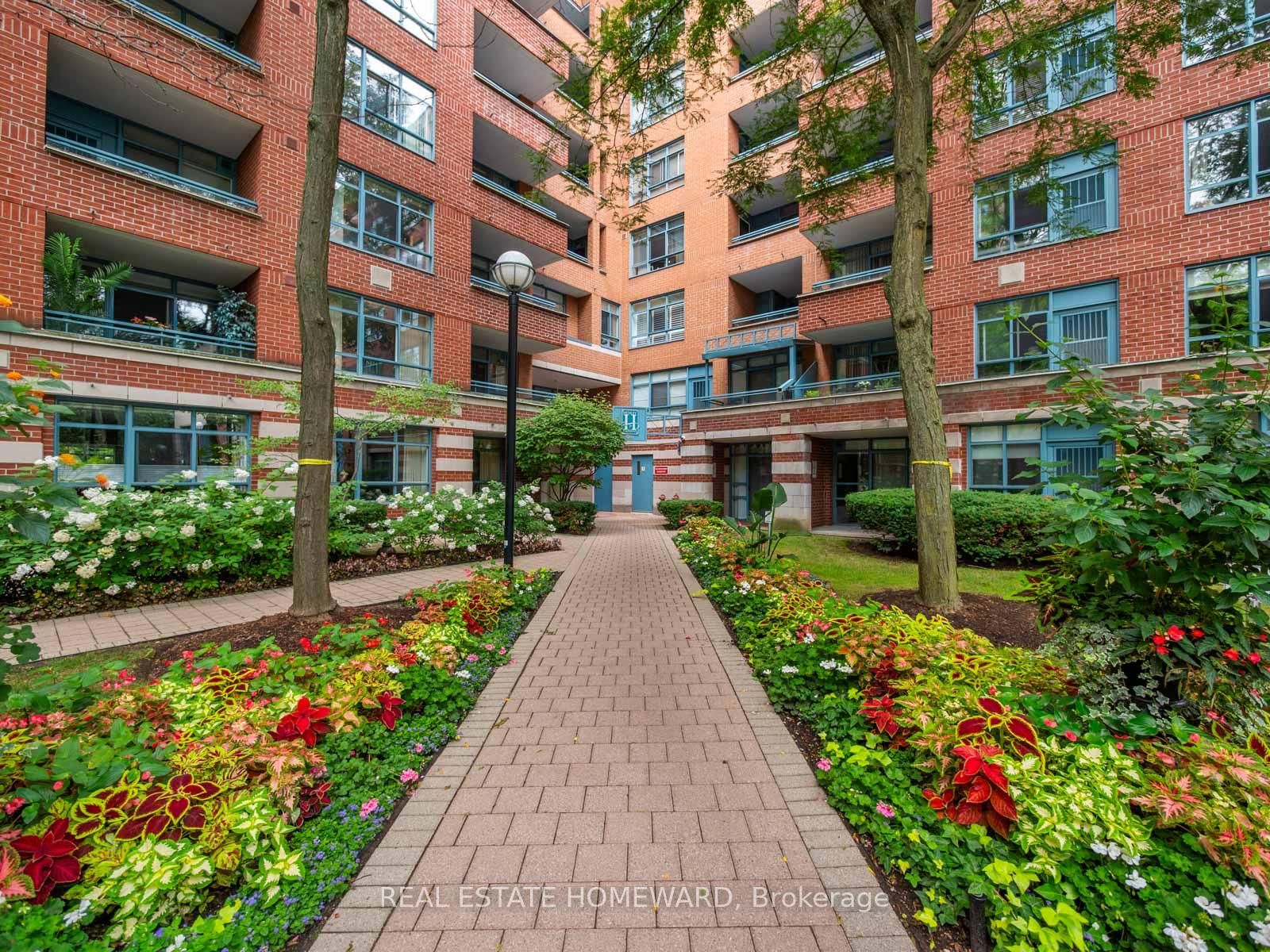1091 Kingston Road • #815 • Toronto, ON photo 1