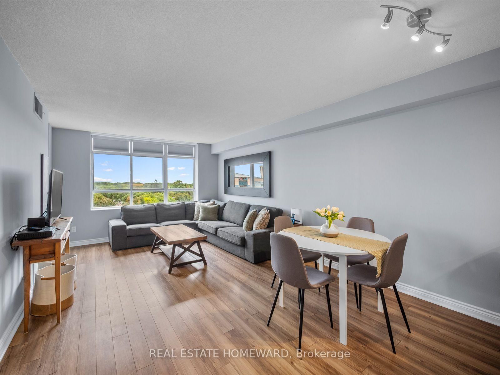 1091 Kingston Road • #815 • Toronto, ON photo 9