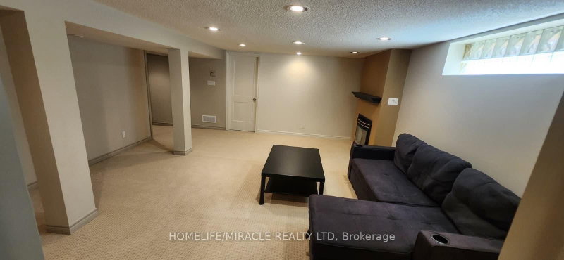 46 Orchard View Boulevard