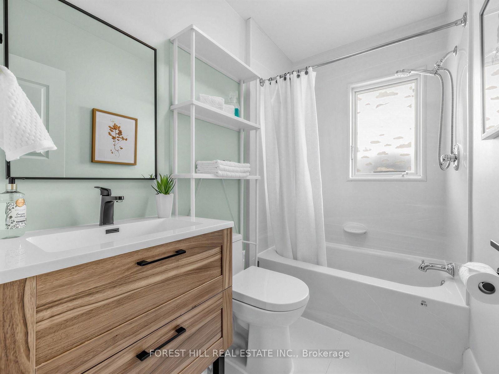 2375 Gerrard Street E • Toronto, ON photo 16