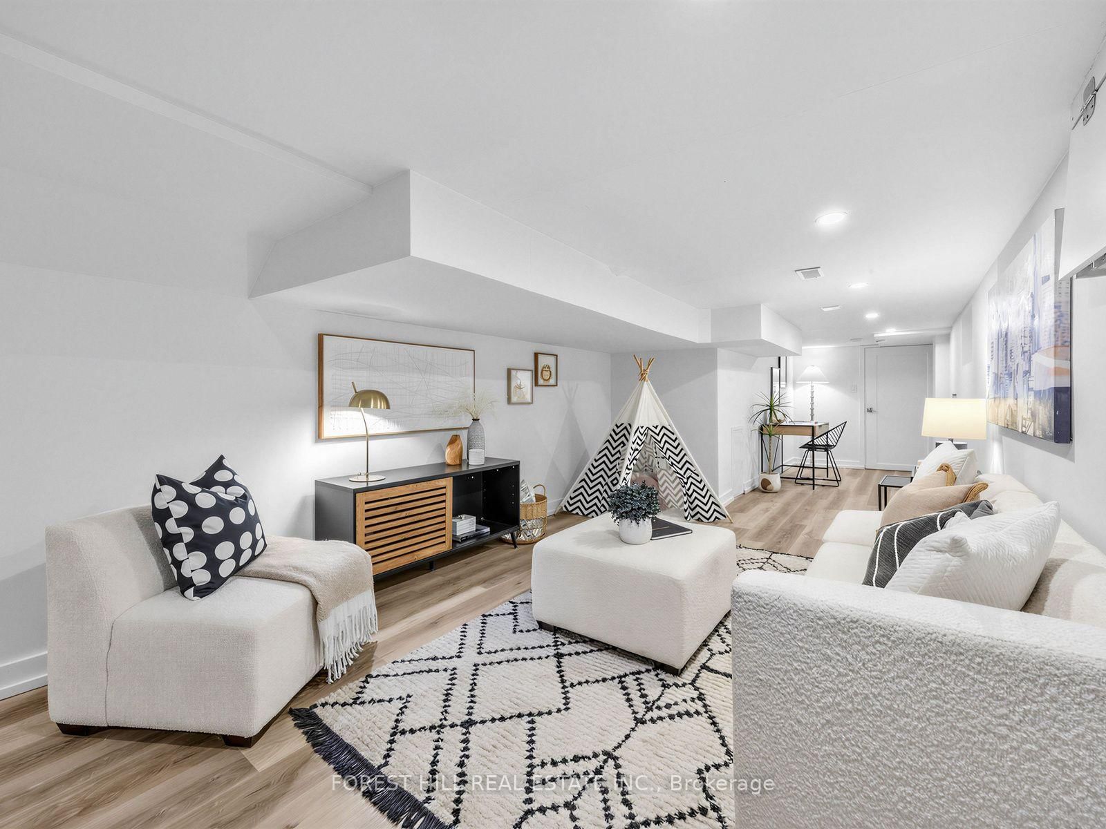 2375 Gerrard Street E • Toronto, ON photo 19
