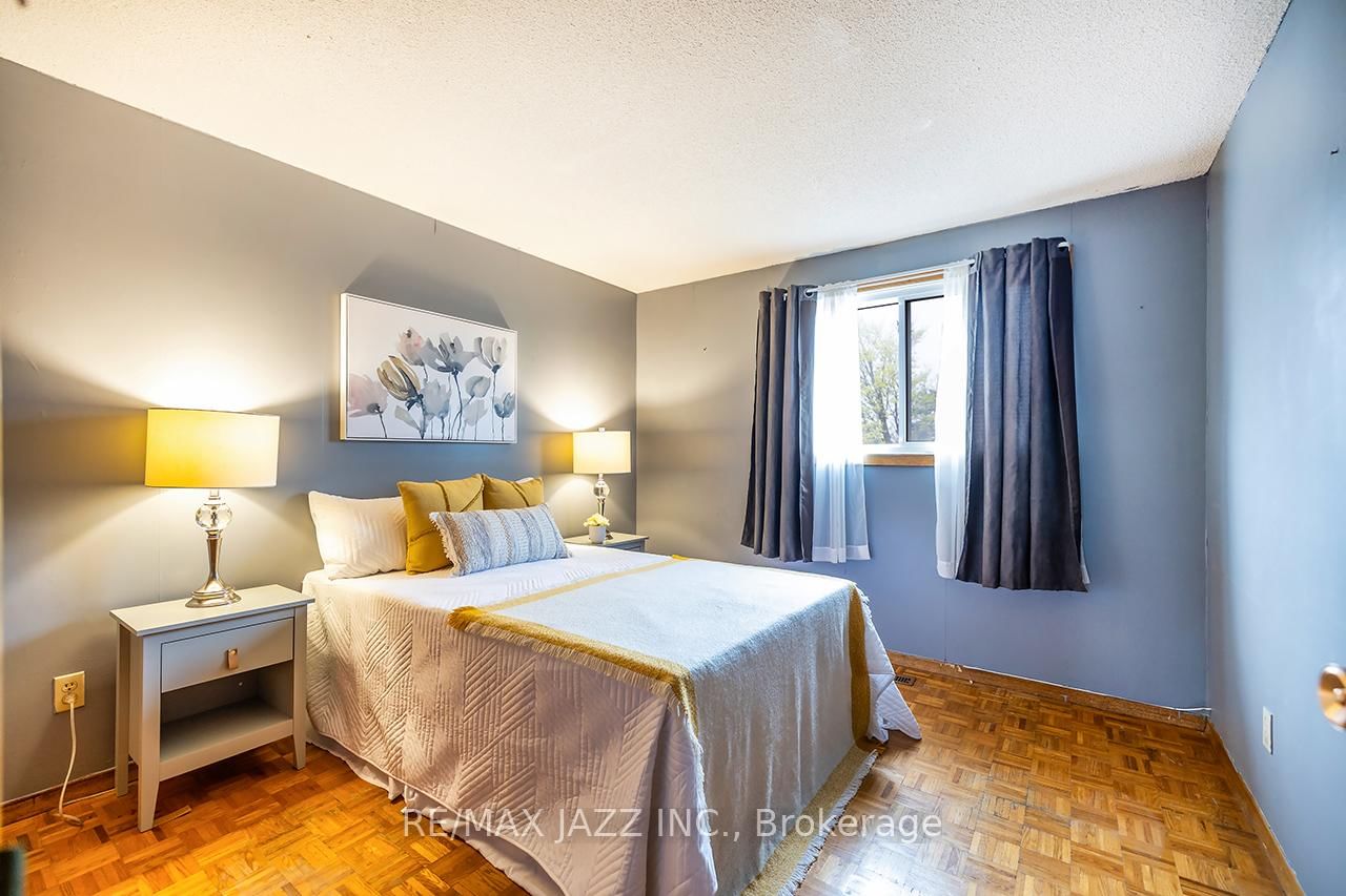 1347 Mary Street N • Oshawa, ON photo 18