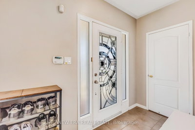 11 Warnford Circle • Ajax, ON photo 3