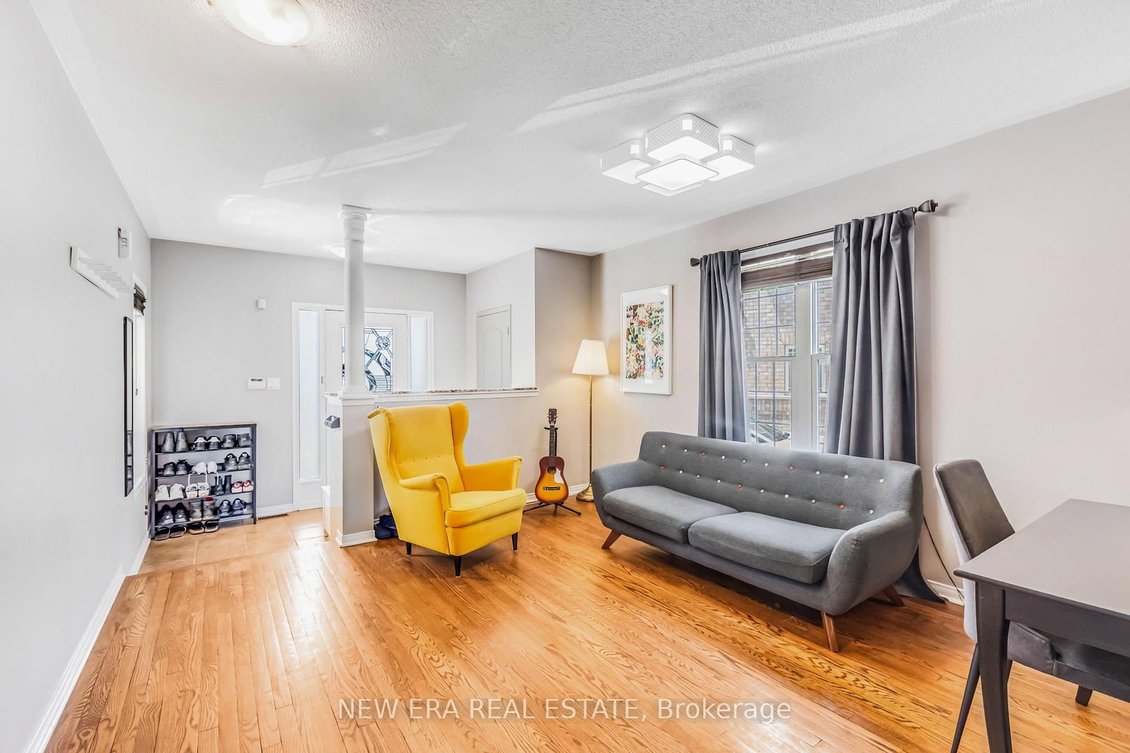 11 Warnford Circle • Ajax, ON photo 5