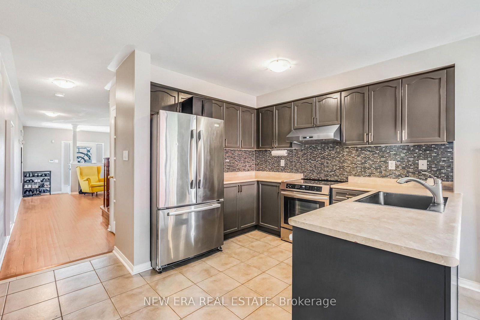 11 Warnford Circle • Ajax, ON photo 8