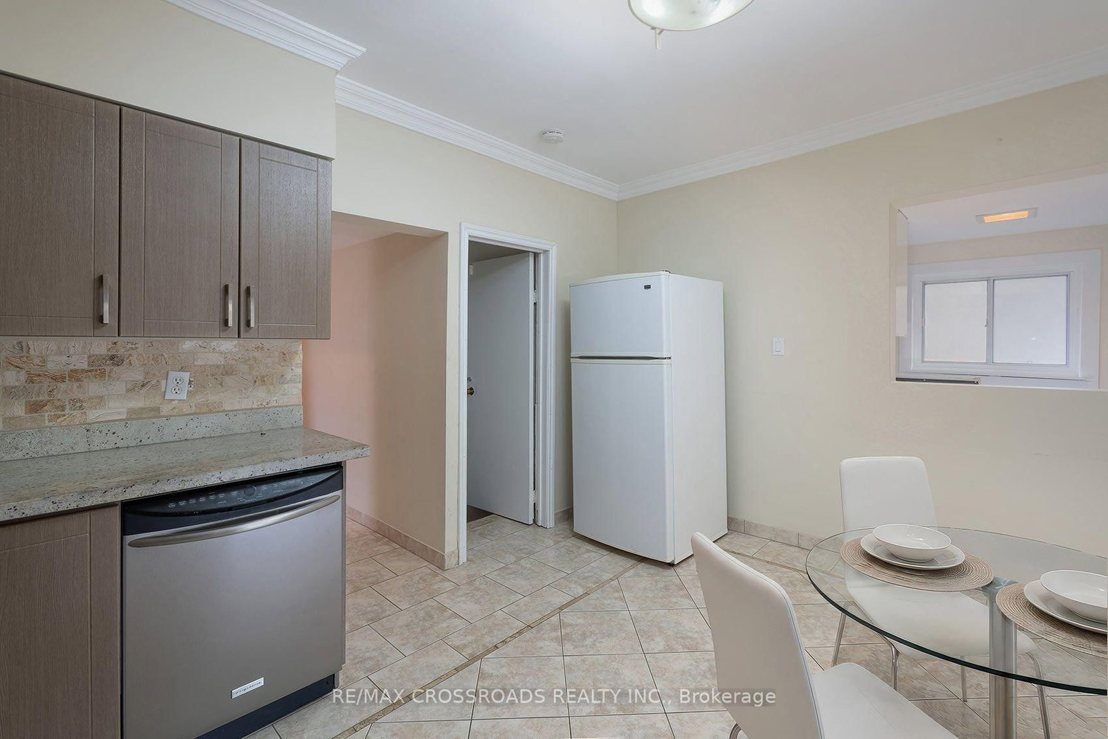 218 Gledhill Avenue • Toronto, ON photo 12