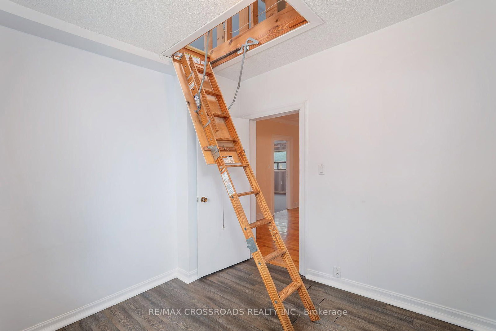 218 Gledhill Avenue • Toronto, ON photo 20