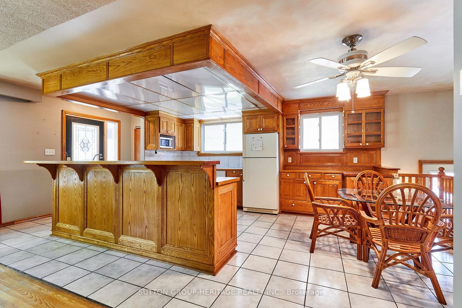208 Farewell Street • Oshawa, ON photo 11