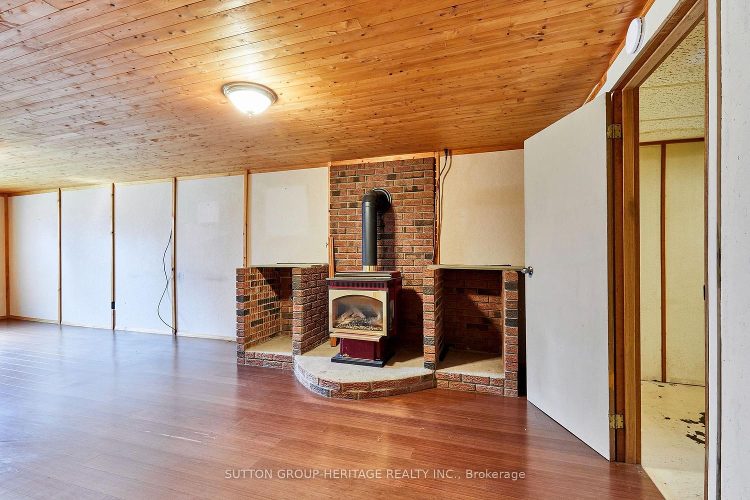 208 Farewell Street • Oshawa, ON photo 21