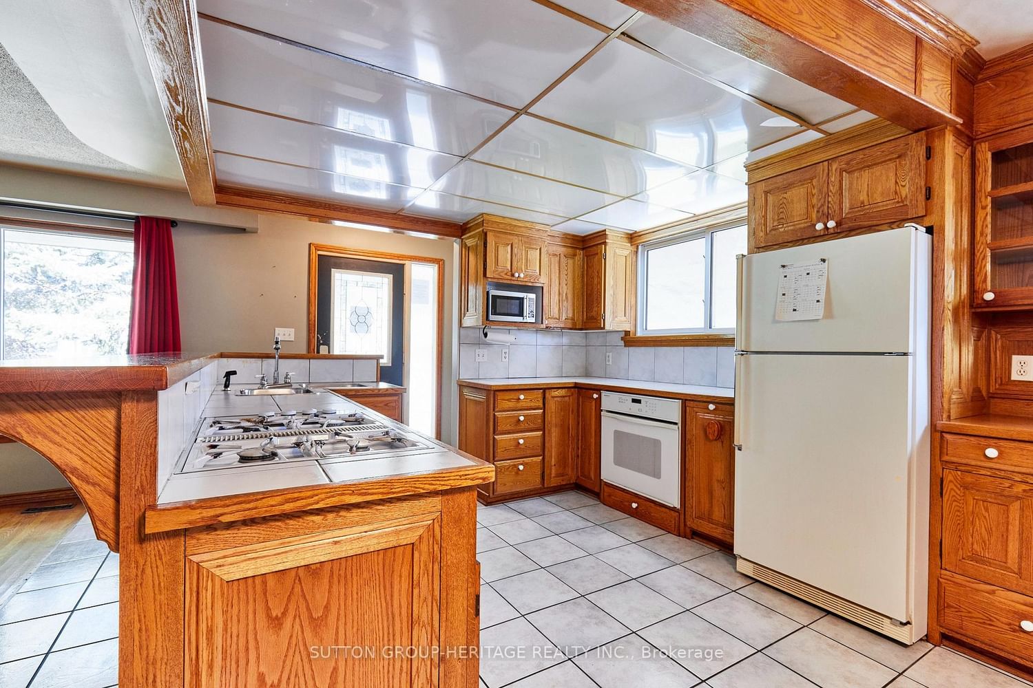 208 Farewell Street • Oshawa, ON photo 6