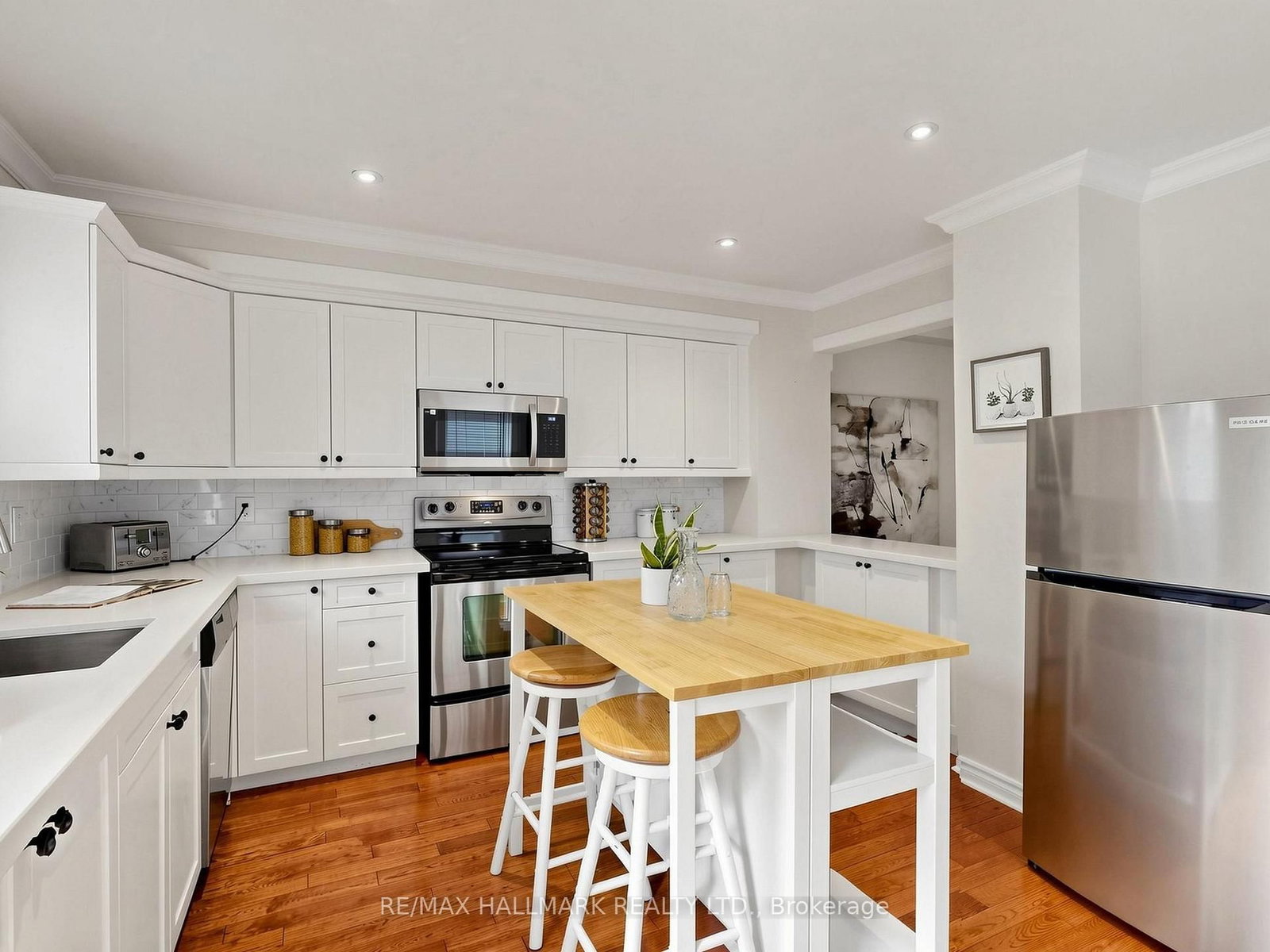 108 Knox Avenue • Toronto, ON photo 16
