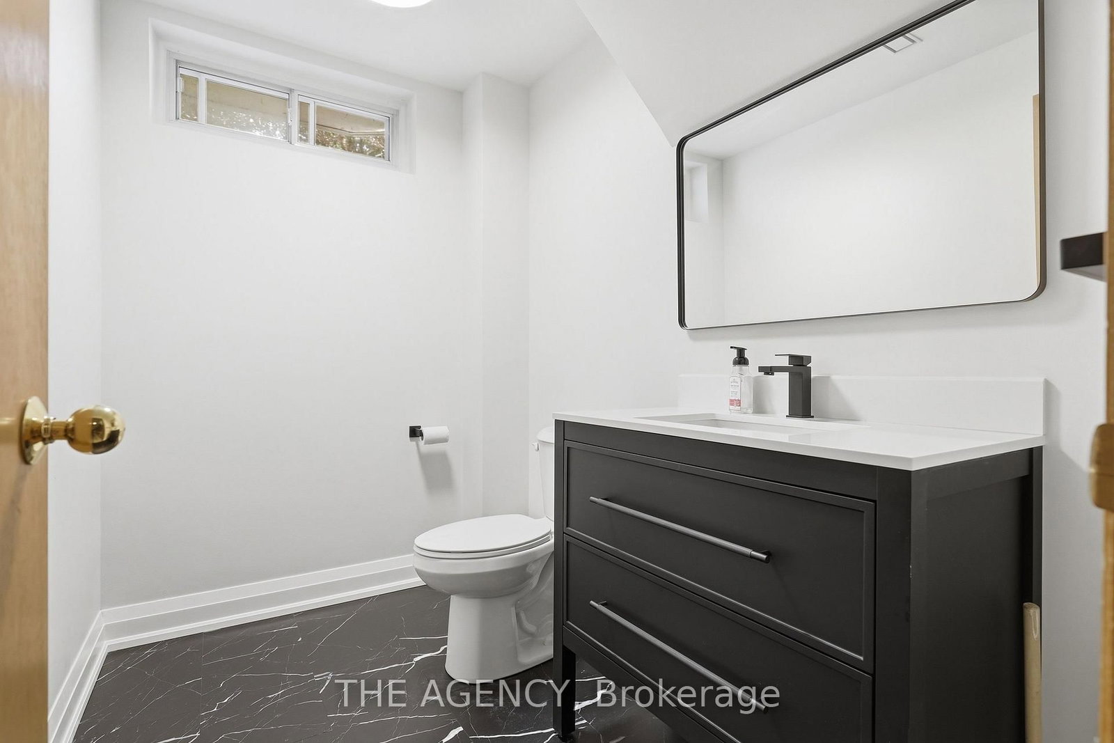 364 Adelaide Avenue E • Oshawa, ON photo 26