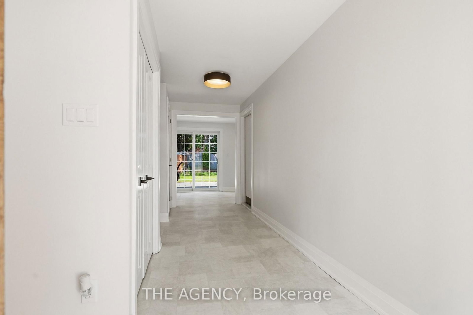364 Adelaide Avenue E • Oshawa, ON photo 4