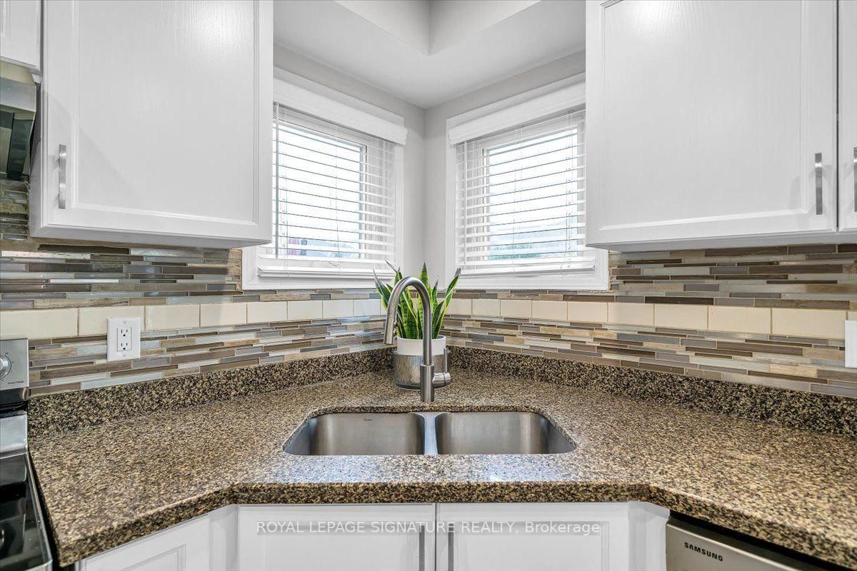 3 Griffen Place • Whitby, ON photo 11